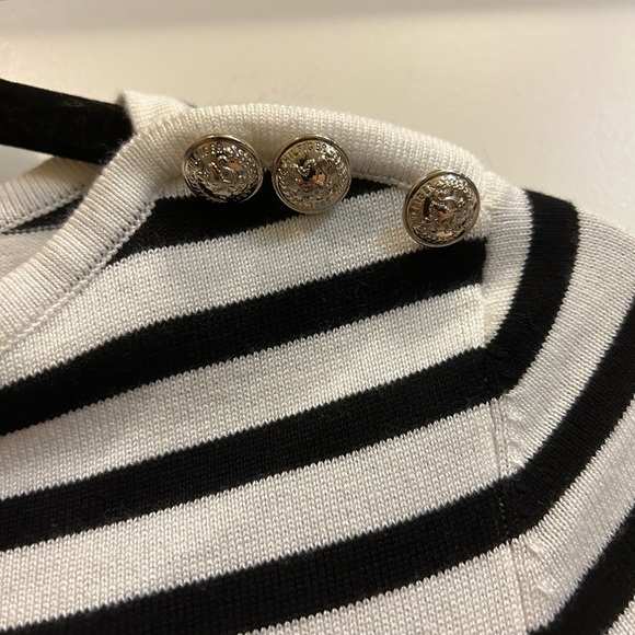 Tommy Hilfiger Black and White Stripe Knit Top w/ Tiered Flowy Cuffs - size S - Picture 2 of 4